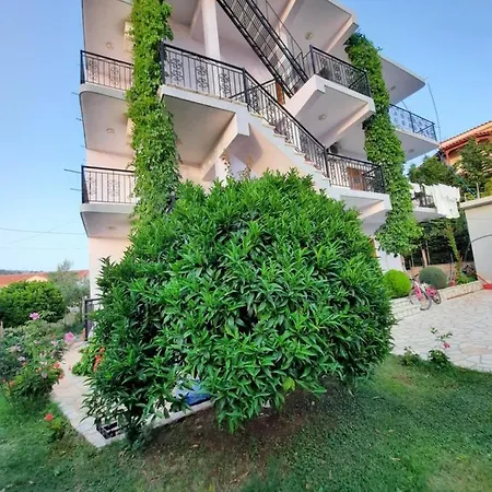 Festim 4* Ksamil